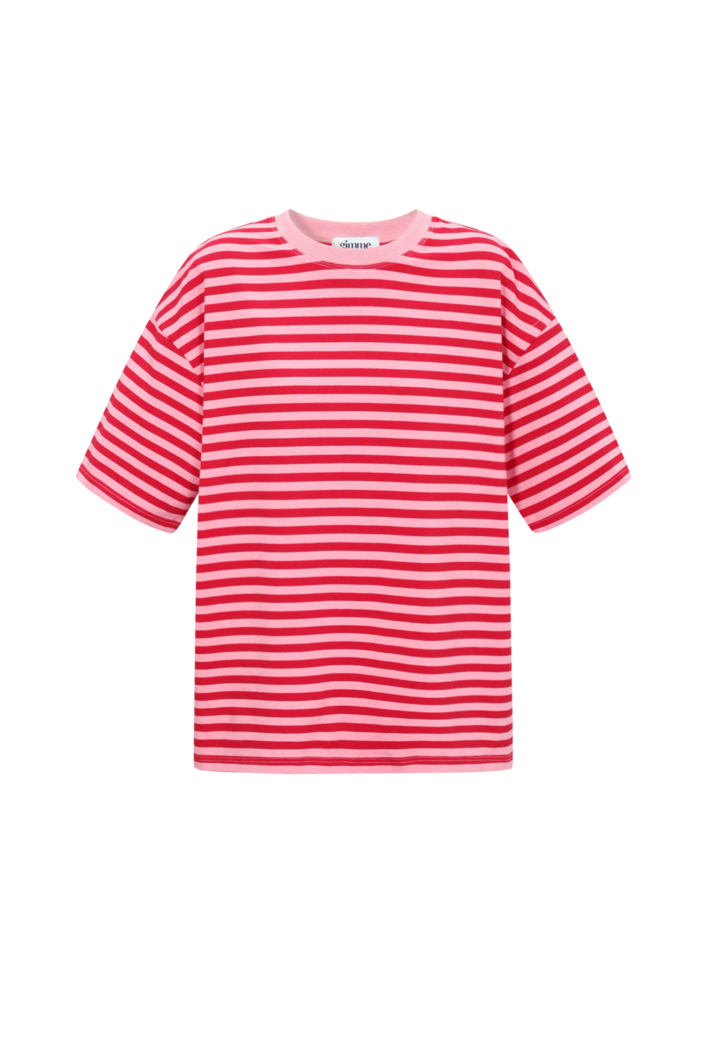 La camiseta de rayas coloridas