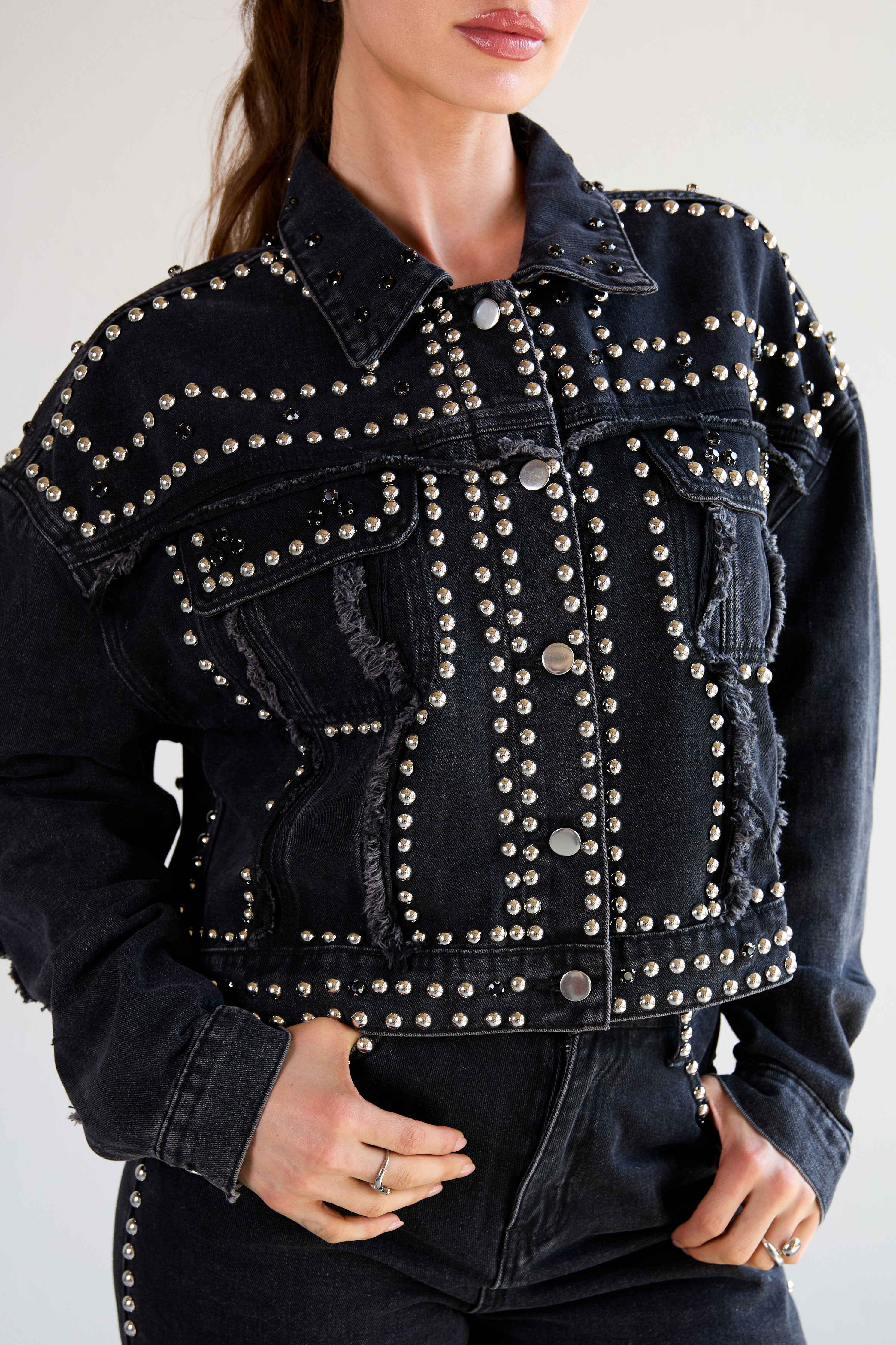 Chaqueta Vaquera Mujer con Tachuelas — Algodón Tejido, Estilo Urbano