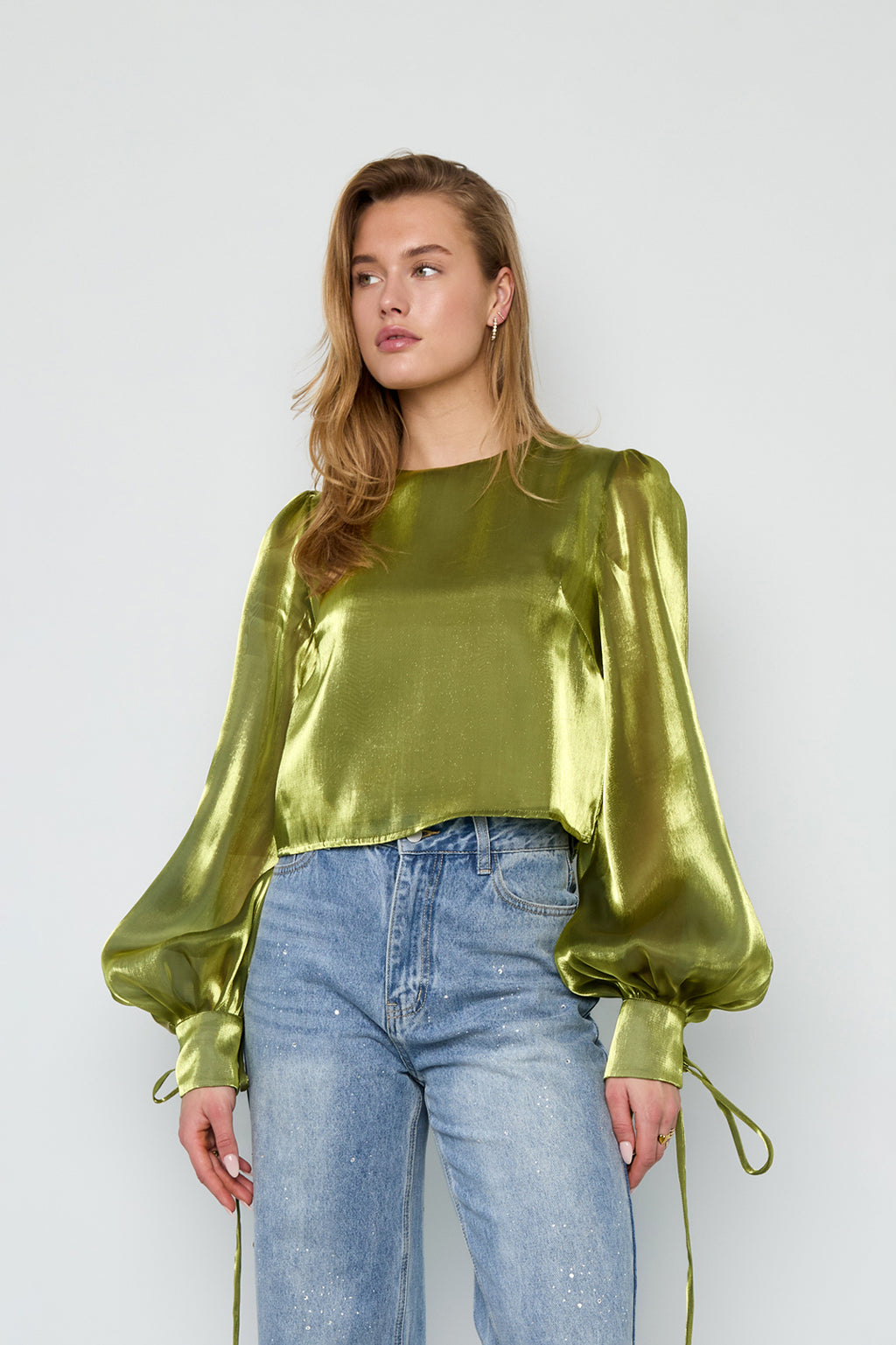 Blusa con perlas brillantes