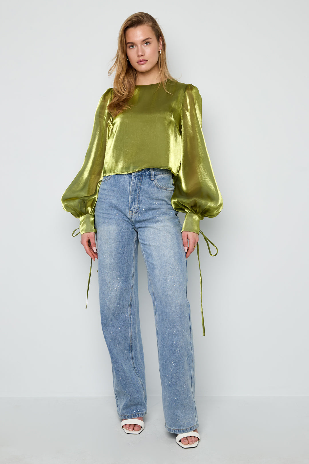 Blusa con perlas brillantes