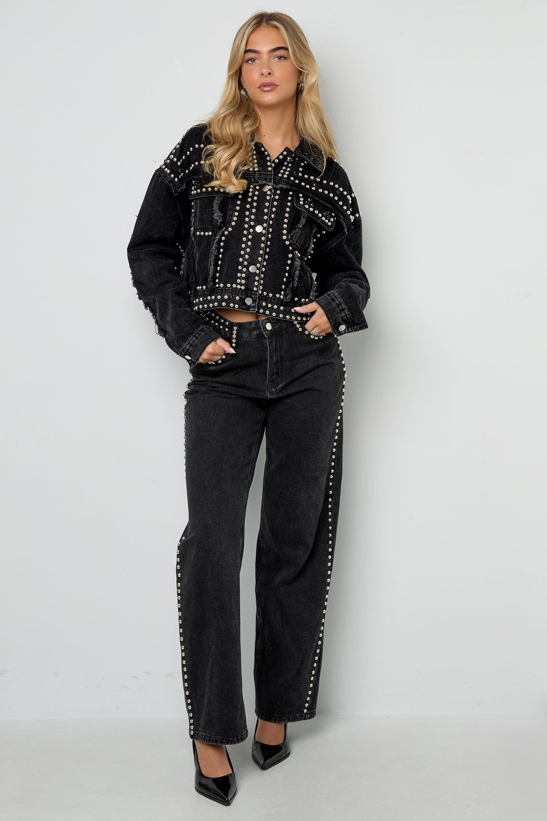 Pantalones Rectos Mujer con Remaches — Algodón Tejido, Estilo Urbano